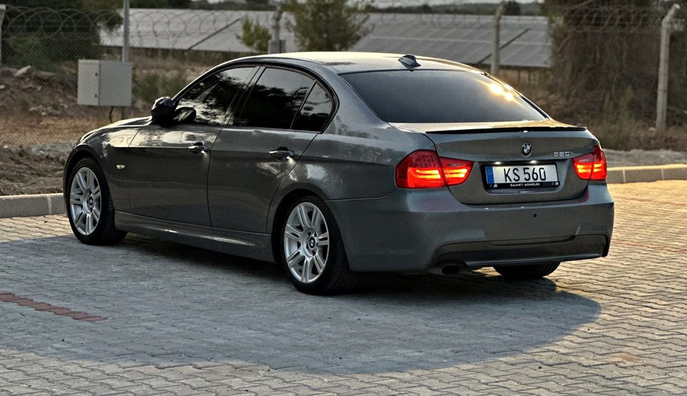 BMW 320i