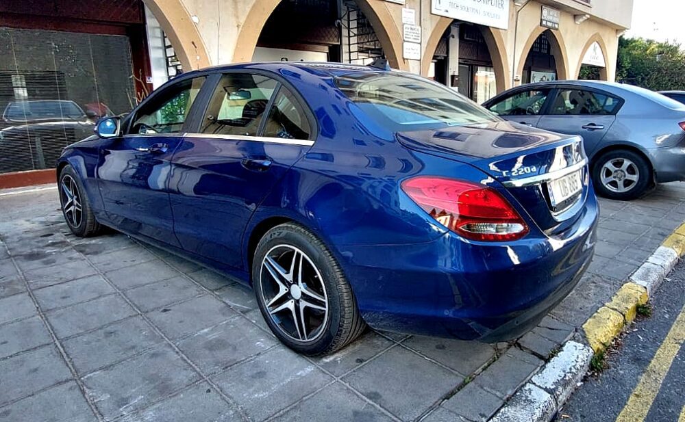 Mercedes-Benz C220d